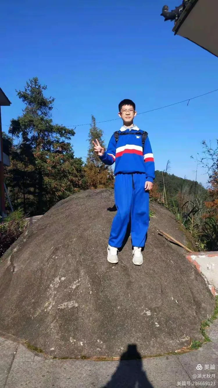 屈睿翕江宇翔段苏苏杨雨涵胡胤易昕语吴若水展示劳动成果～陈熙龙